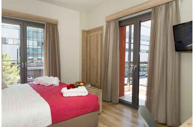 &Delta;&omega;&mu;ά&tau;&iota;&omicron; Executive