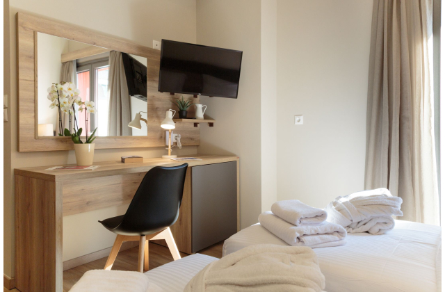  Superior &Delta;ί&kappa;&lambda;&iota;&nu;&omicron; &Delta;&omega;&mu;ά&tau;&iota;&omicron; &mu;&epsilon; 2 &mu;&omicron;&nu;ά &kappa;&rho;&epsilon;&beta;ά&tau;&iota;&alpha;